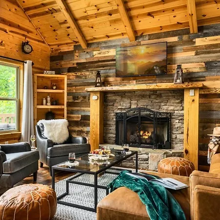 Mountainside - New Luxury Cabin-Fire Table-Hot Tub-3 Pools-Ps5-Bears